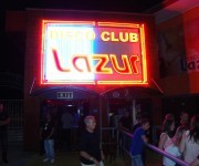 Eingang zum Lazur Club Discothek am Sonnenstrand