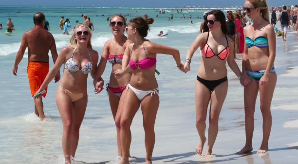 cancun-beach-girls